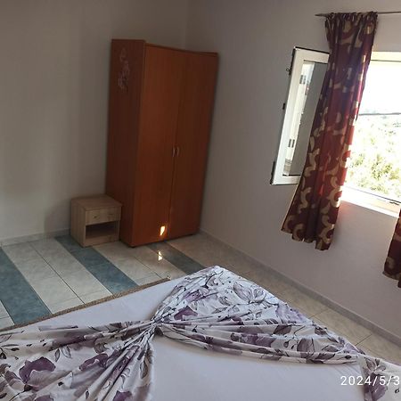 Apartments Solta Necujam Ngoại thất bức ảnh